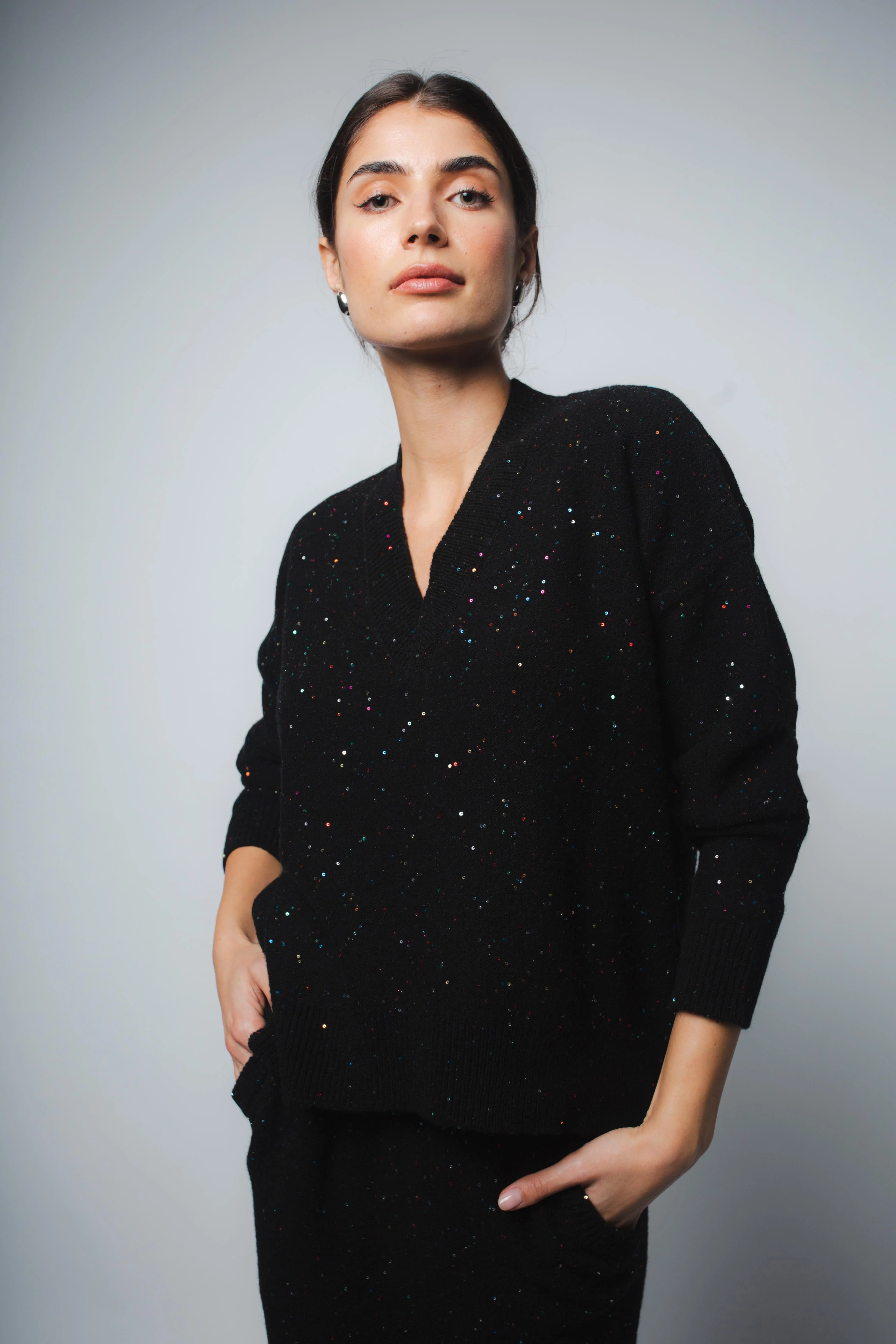 CRISTA V-NECK SWEATER IN SEQUIN CASHMERE IN BLACK SPARKLE