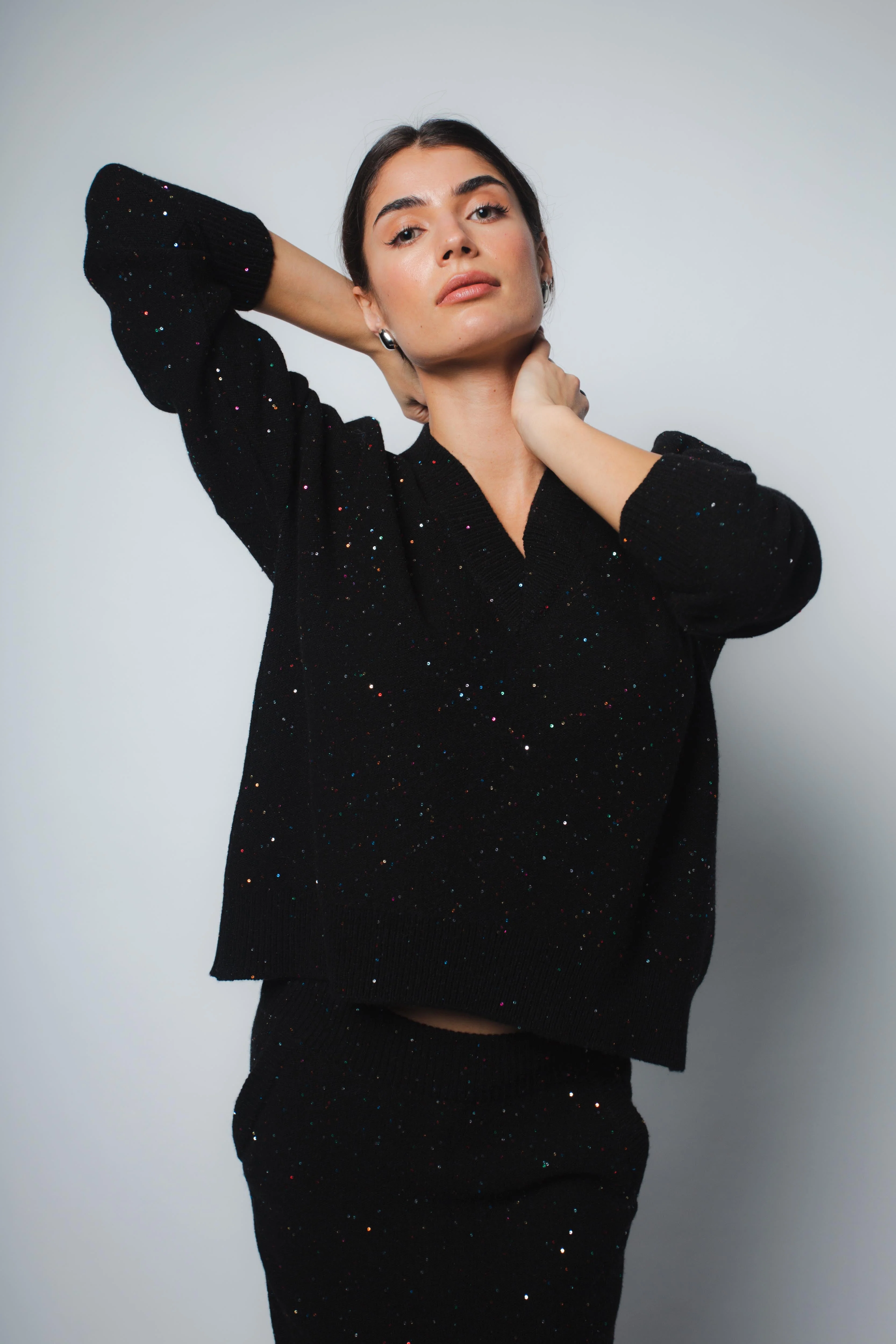 CRISTA V-NECK SWEATER IN SEQUIN CASHMERE IN BLACK SPARKLE - Image 3