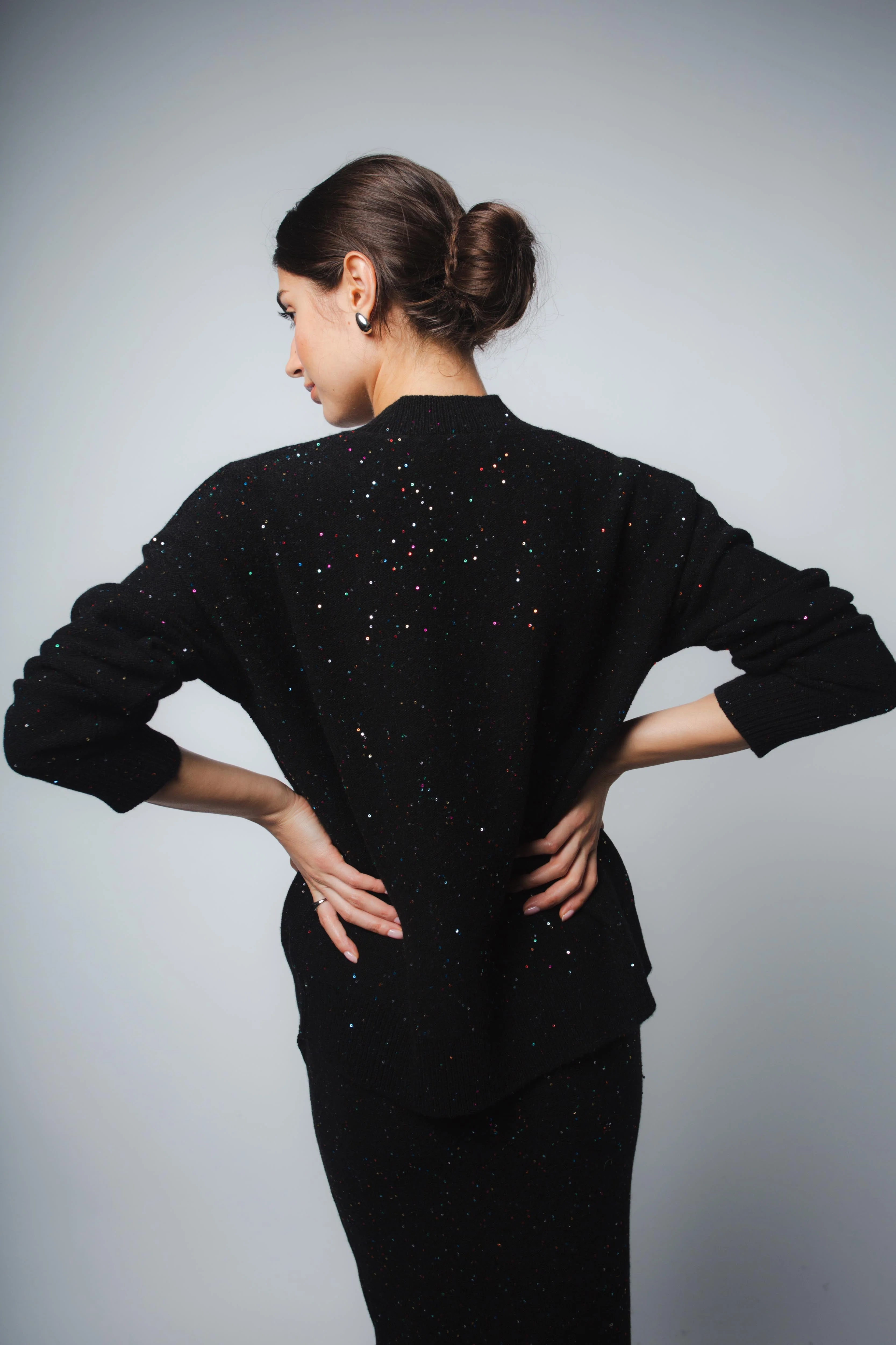 CRISTA V-NECK SWEATER IN SEQUIN CASHMERE IN BLACK SPARKLE - Image 4