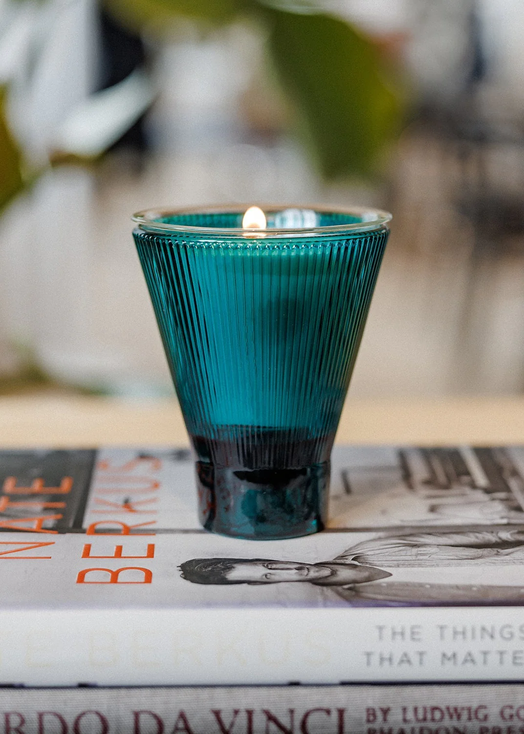 OZAIZ - ZAI Cedar & Black Cherry Candle - Image 2