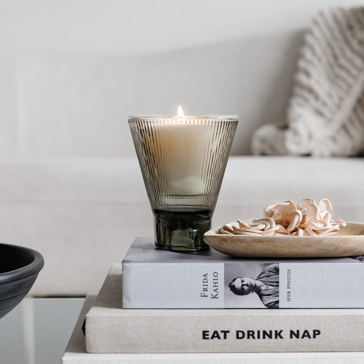 OZAIZ - ZAI Cedar & Black Cherry Candle - Image 8