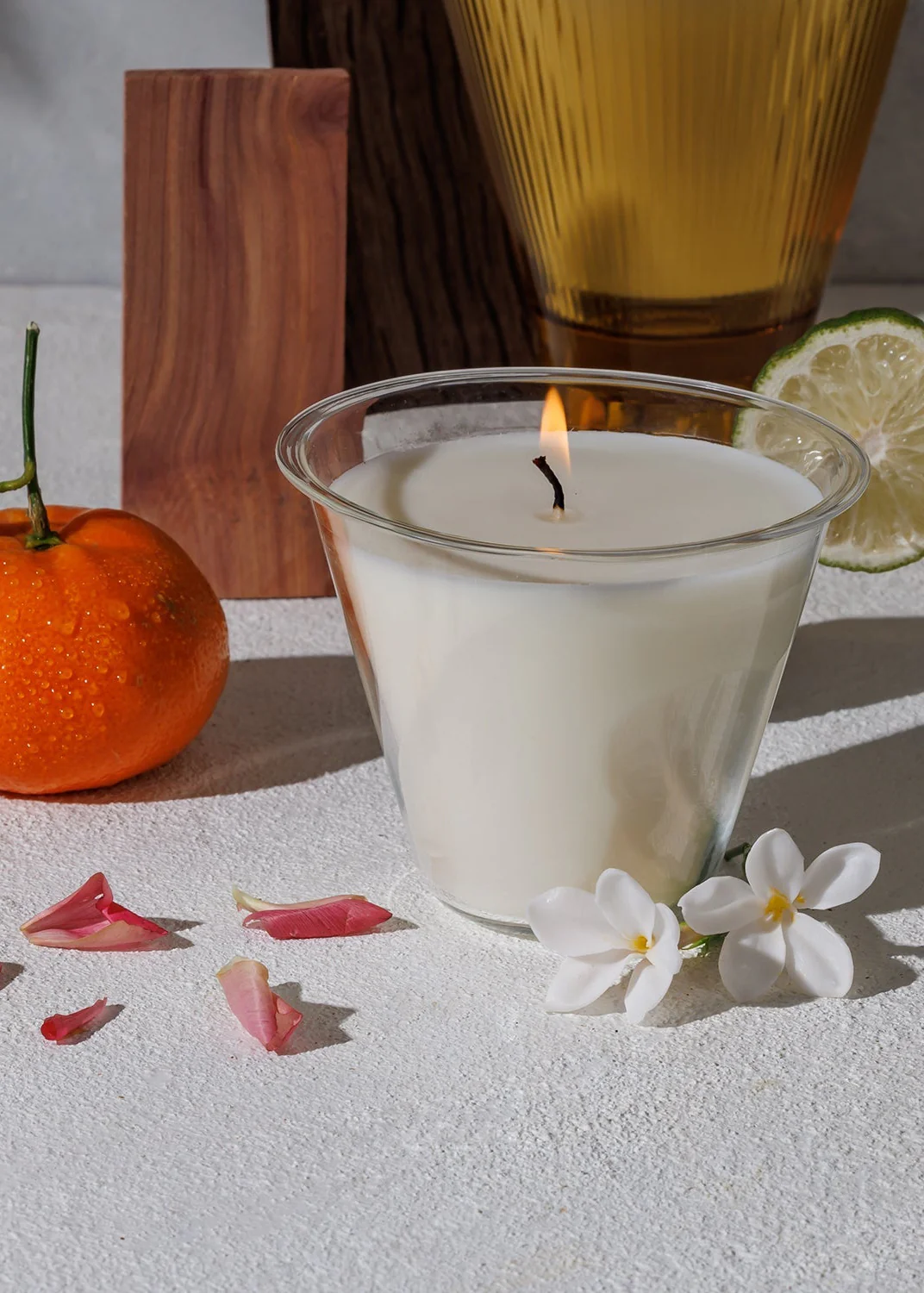 OZAIZ - ZAI Oud & Bergamot Candle with Glass Vessel - Image 3