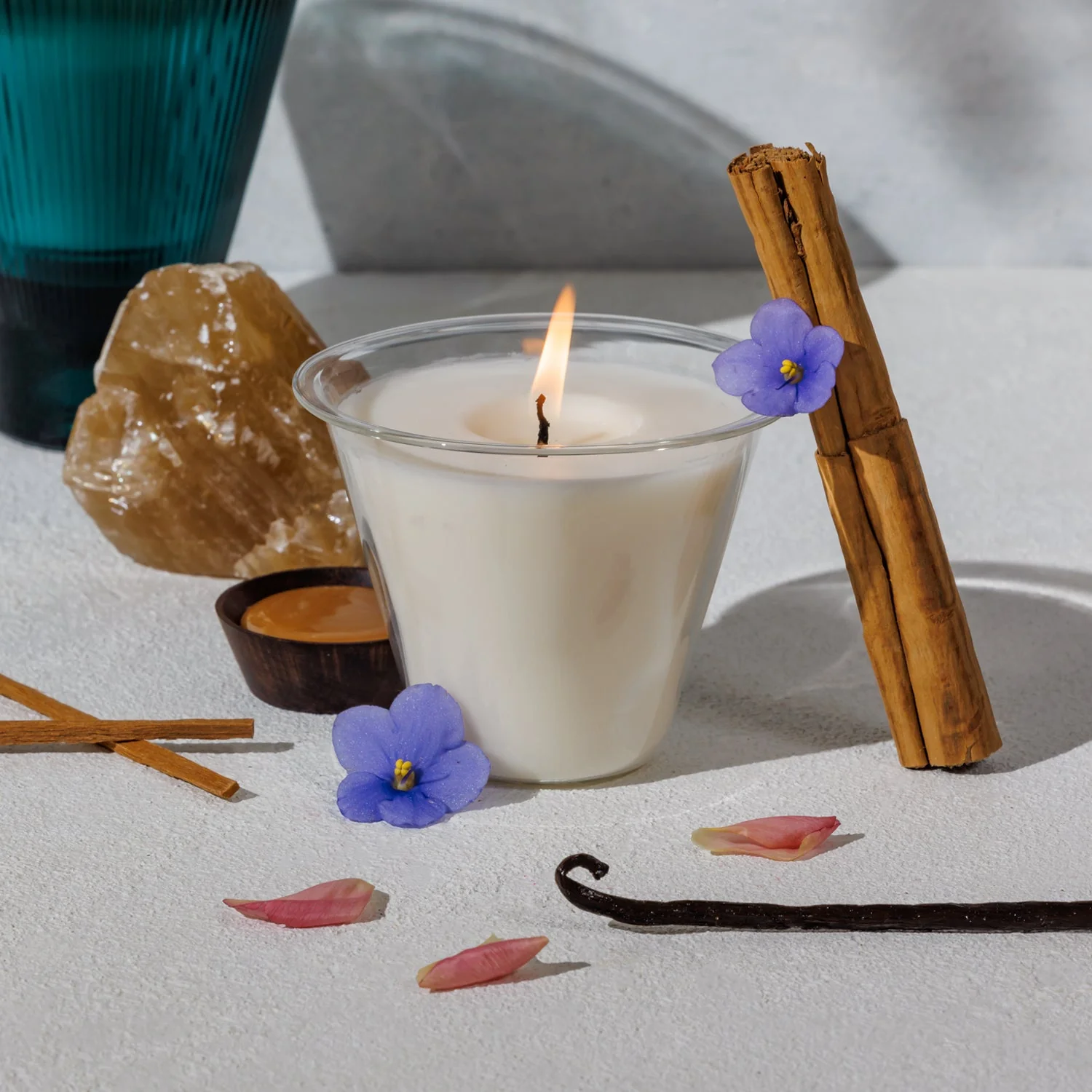OZAIZ - ZAI Santal & Spice Candle with Glass Vessel - Image 8